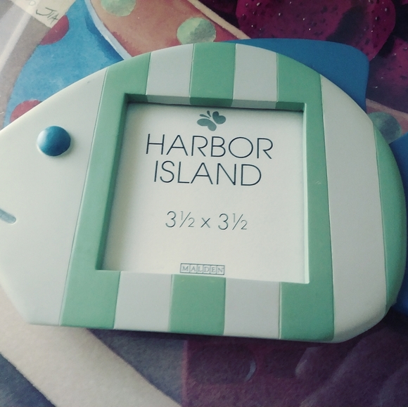HARBOR ISLAND HAND PAINTED FRAME.✋ - Picture 2 of 4